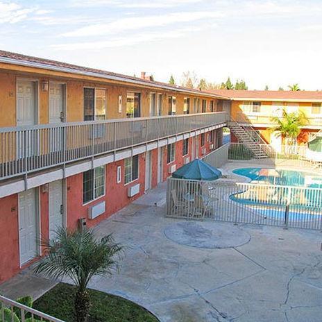 Chateau Inn & Suites Downey Esterno foto