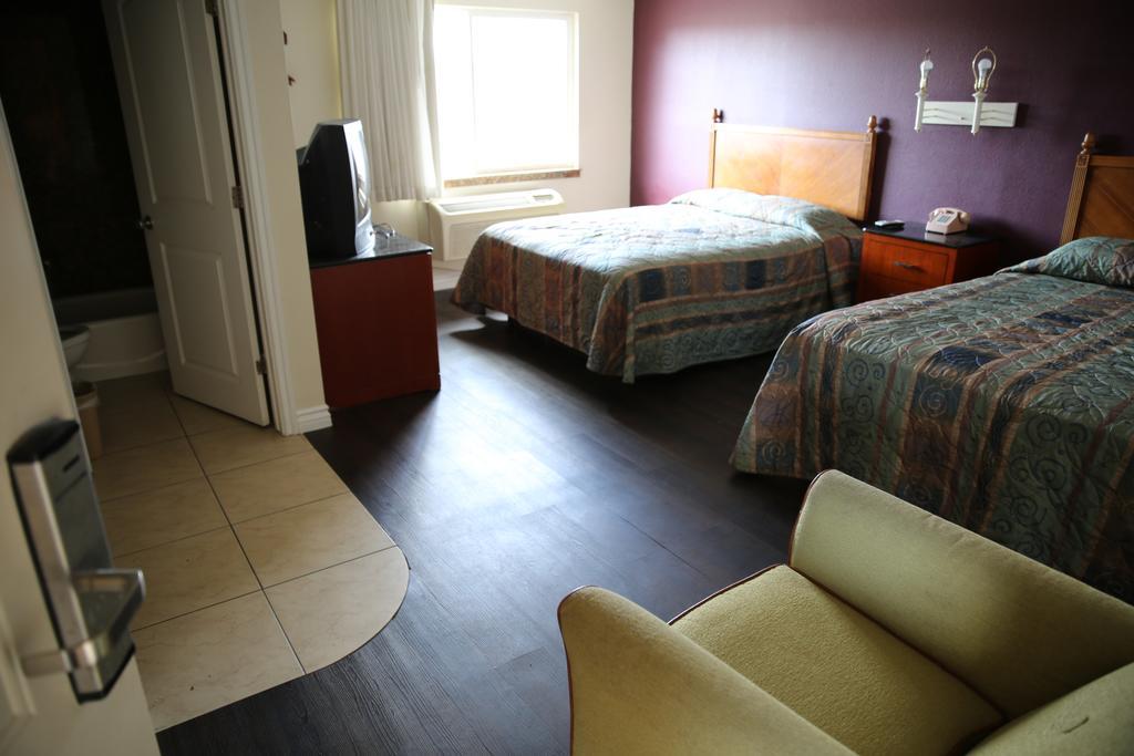 Chateau Inn & Suites Downey Esterno foto