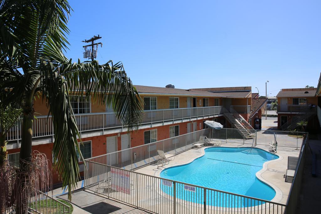 Chateau Inn & Suites Downey Esterno foto