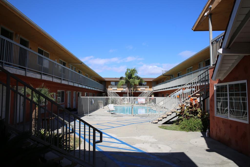 Chateau Inn & Suites Downey Esterno foto