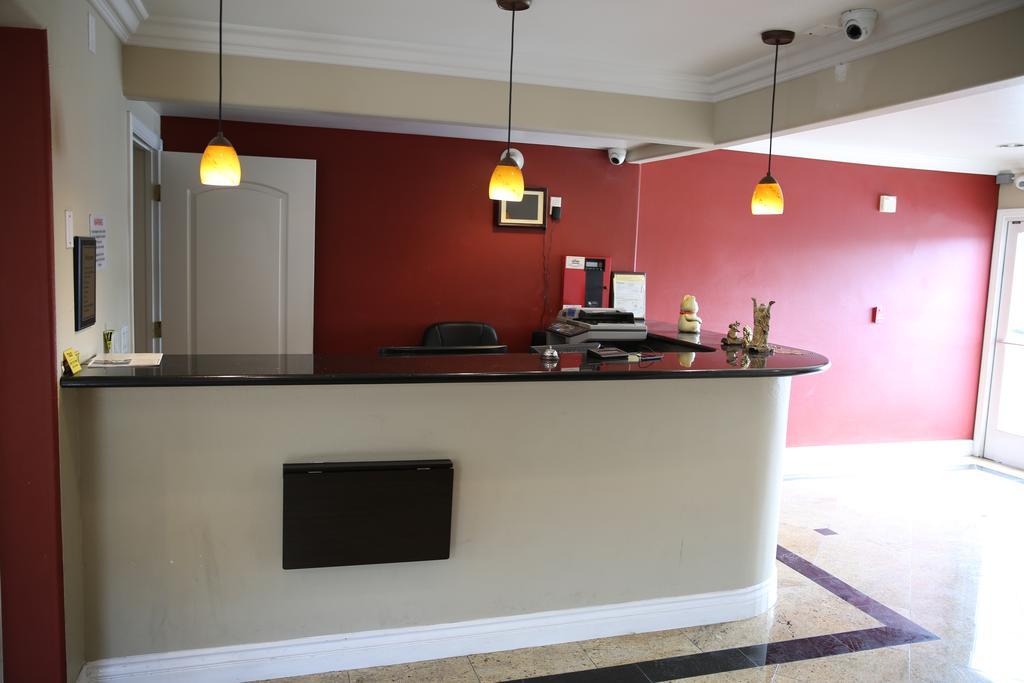 Chateau Inn & Suites Downey Esterno foto