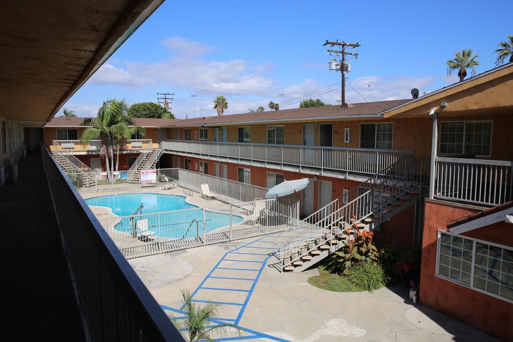 Chateau Inn & Suites Downey Esterno foto
